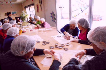 Taller de chocolate en residencia de ancianos