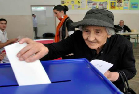 Resultado de imagen de LA TERCERA EDAD Y EL PSOE