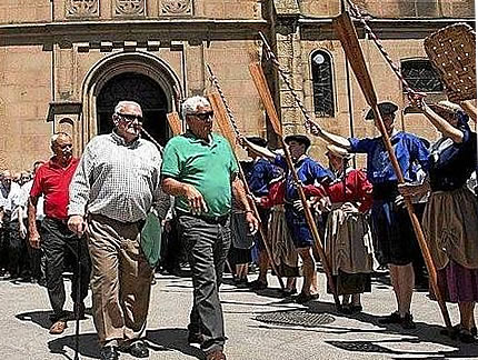 Homenaje a mayores de la mar de Donosti