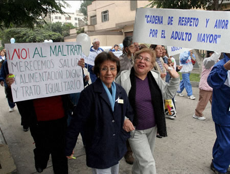 Maltrato a ancianos en Perú