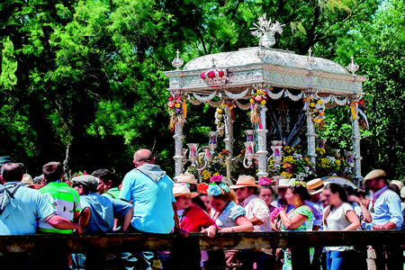 Romería de Coria y personas mayores